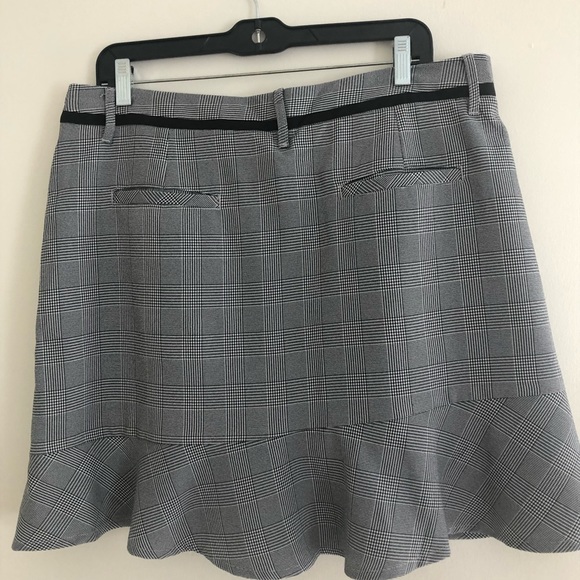 “SALE”  N VO golf skort - Picture 3 of 5